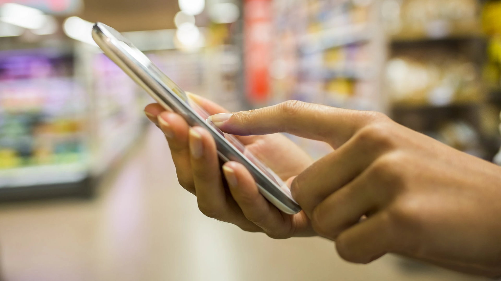 The benefits of shopping for health products on your phone